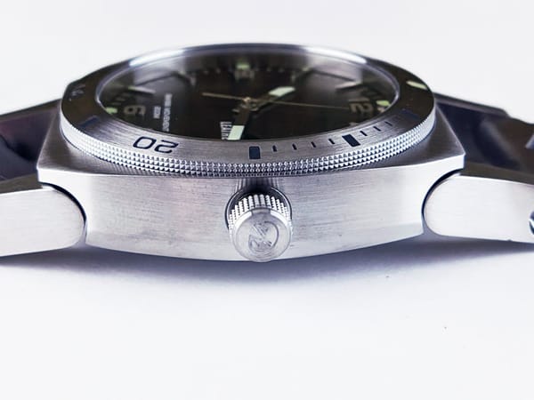 How to Spot a Fake Rolex Submariner in 5 Minutes Without Tools